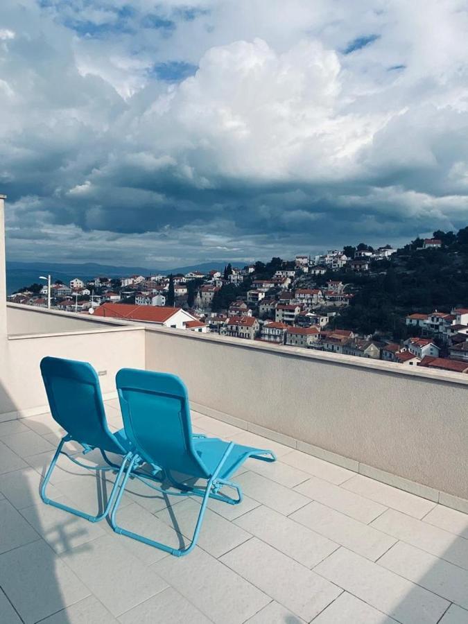 New Apartment With Panoramic View Stomorska Exterior photo