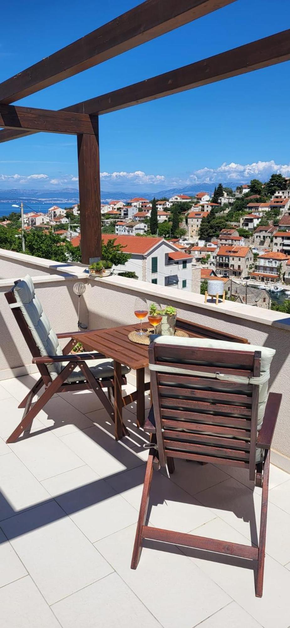 New Apartment With Panoramic View Stomorska Exterior photo